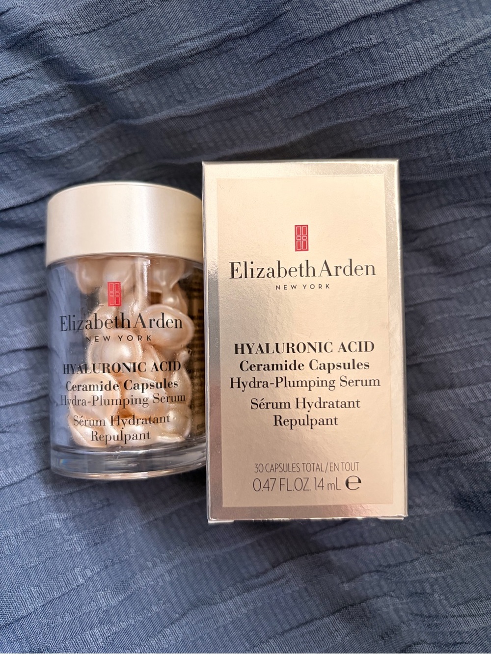Hyaluronic capsules
